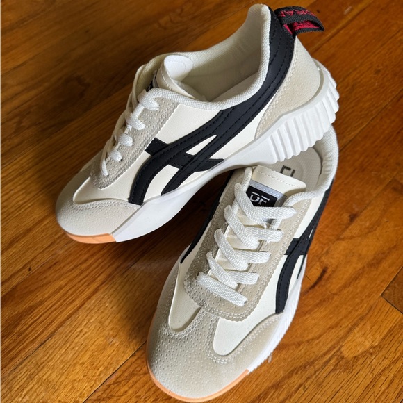 Onitsuka Tiger by Asics Women's Sneakers - Cream and Black - Picture 1 of 7